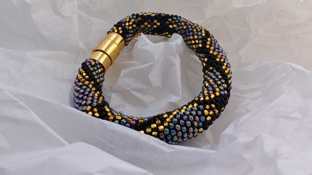 Браслет из бисера - Неоновая змея