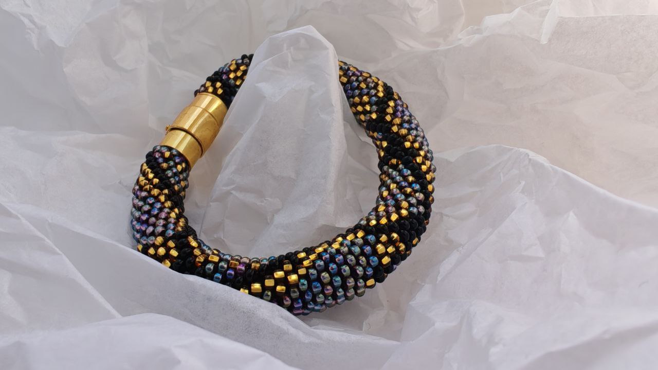 Браслет из бисера - Неоновая змея